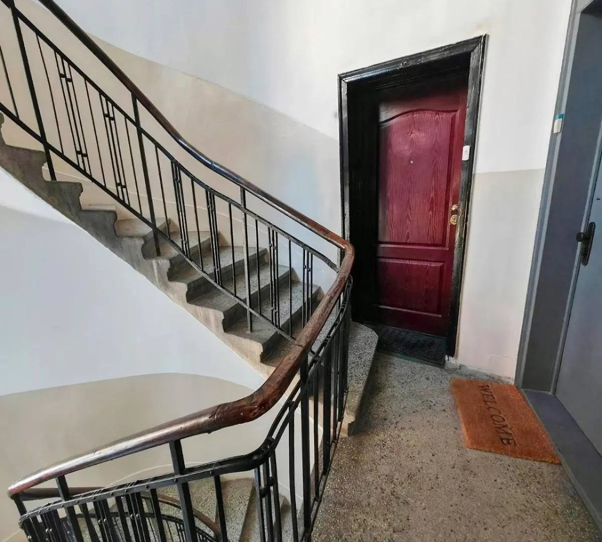Central 1-Br Apartment 소피아